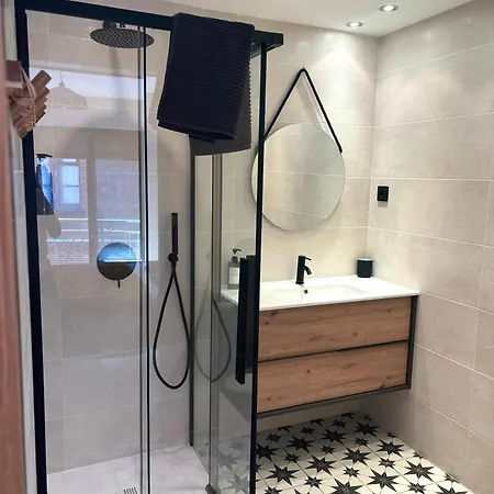 Catedral - Vistas A La Catedral & Parking ليون