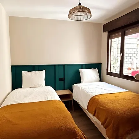 Catedral - Vistas A La Catedral & Parking * ليون